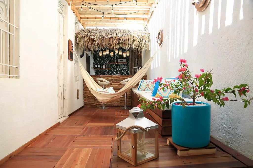 Contacten van Harbour House Santa Marta